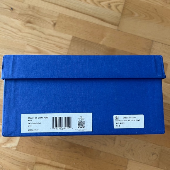 Stuart Weitzman 85mm Strap Pump - Picture 6 of 6